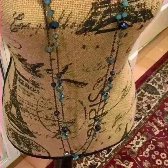 Beautiful New Condition Necklaces OS - Picture 3 of 5